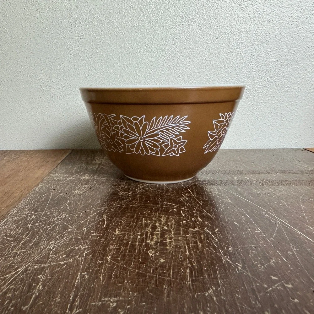 Pyrex‎ by Corning Woodland Brown White 401 1.5 pt Ovenware Serving Bowl